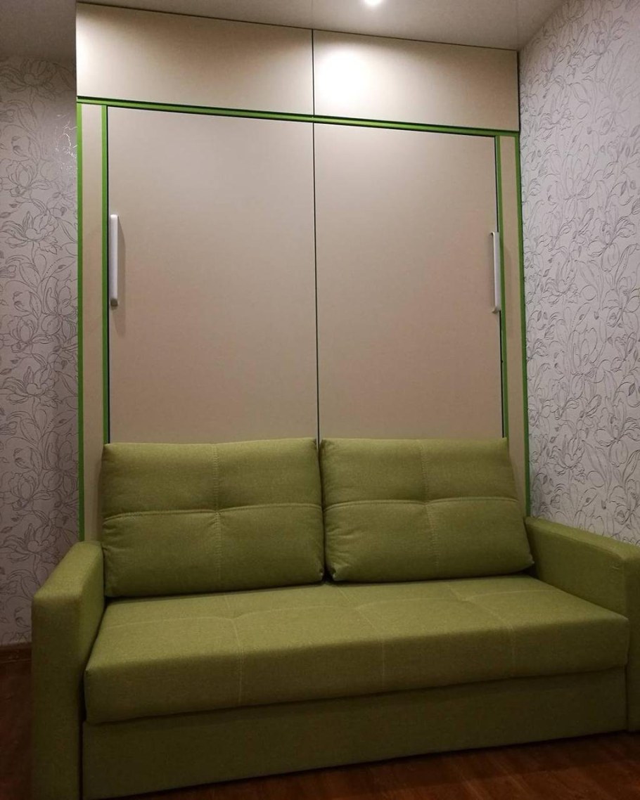 Гостиная со встроенной кроватью