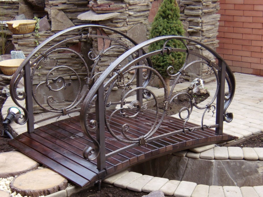 Мостик с элементами ковки