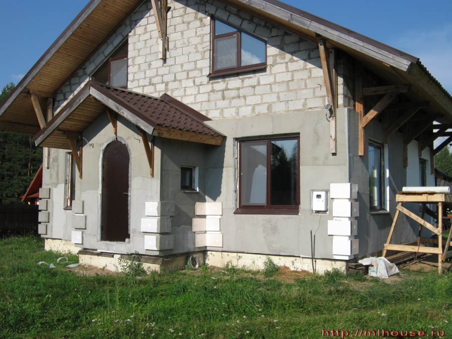 Баня с керамзитобетонных блоков с мансардой