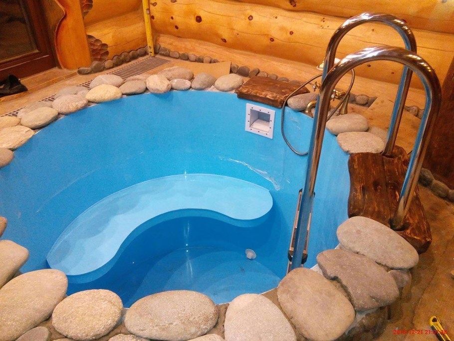 Пластиковый бассейн для бани