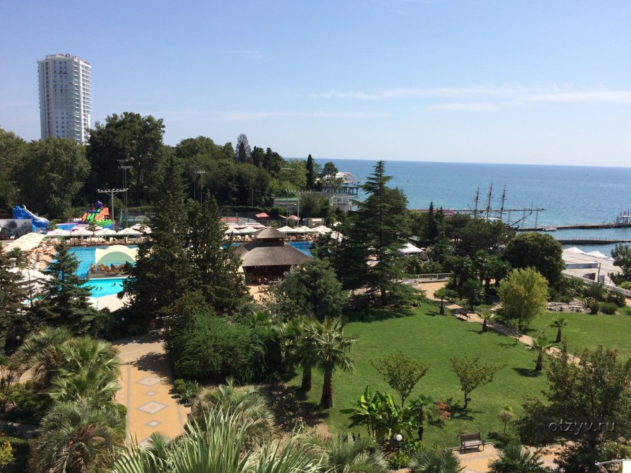 Г. Сочи, Гранд-отель «Жемчужина» (ул. Черноморская, д. 3)