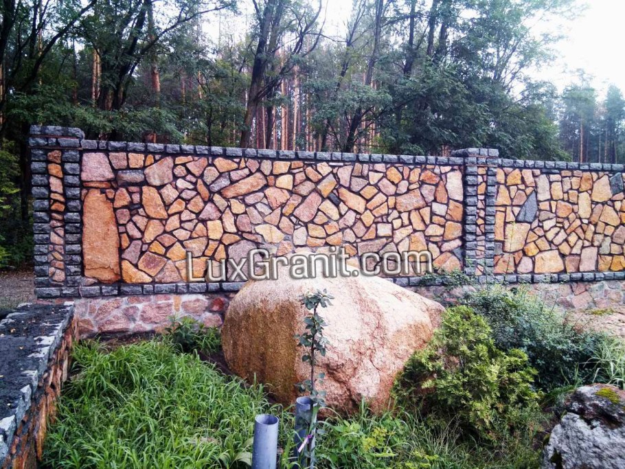 Забор из бутового камня