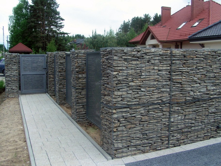 Ограждение из бутового камня
