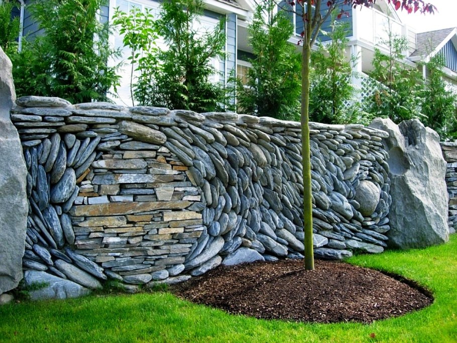 Стена из бутового камня