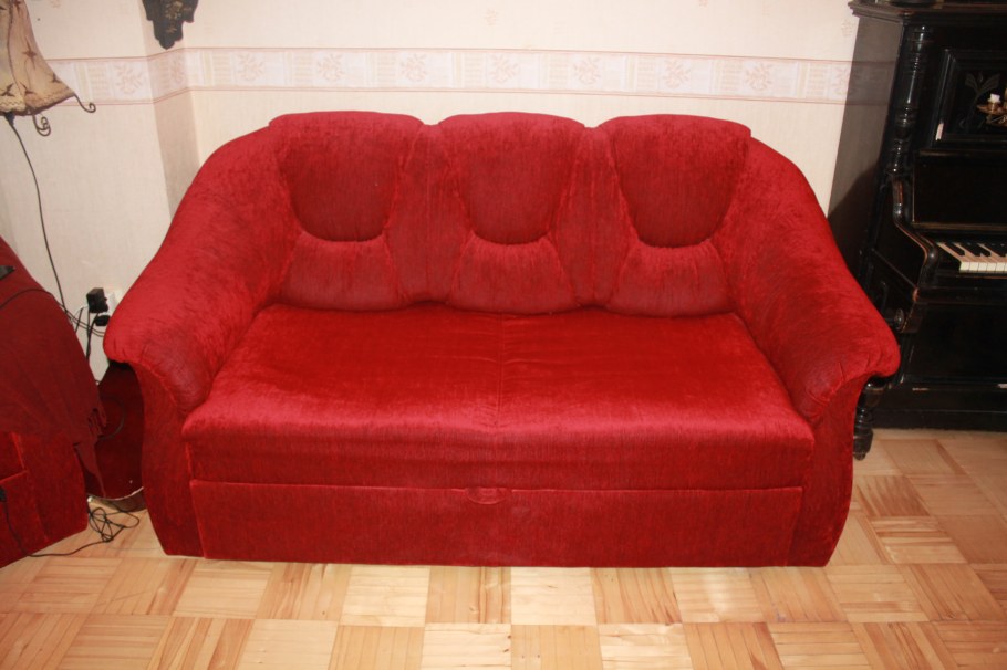 Мягкая мебель даром