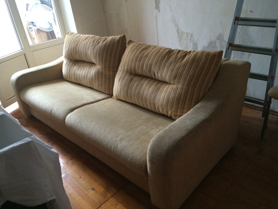 Диванчик даром