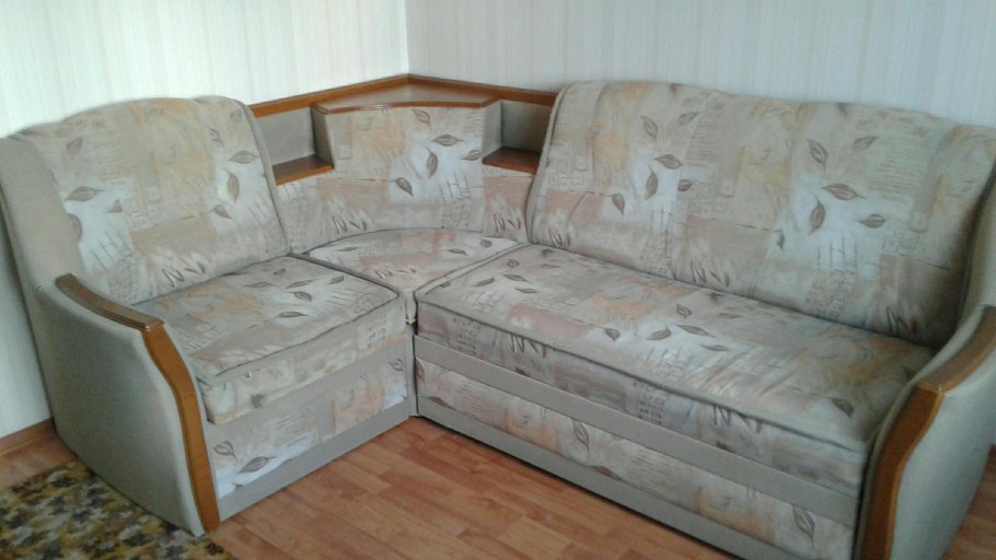 Срочно отдам диван