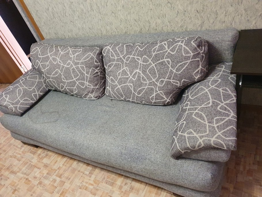 Диванчик даром