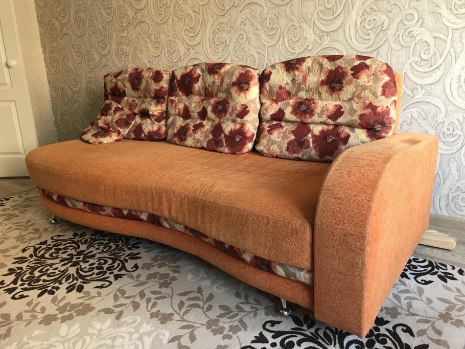 Отдам даром диван СПБ