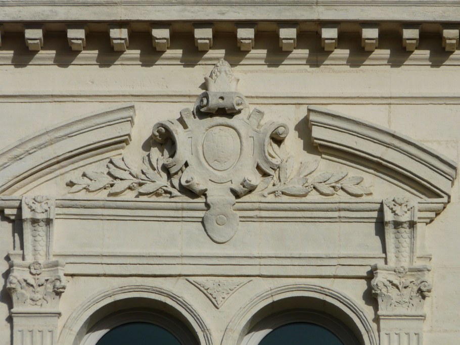 Михайловский дворец фронтон