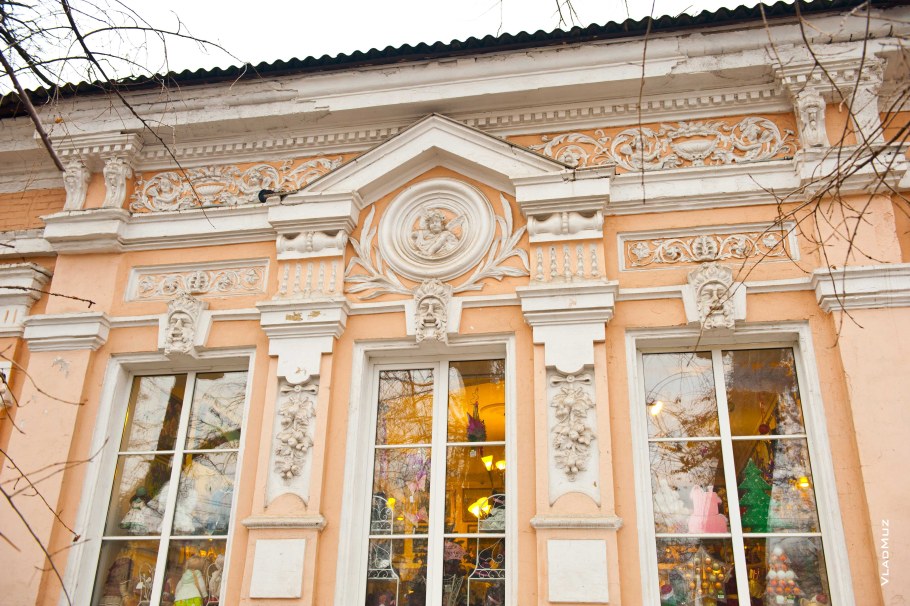 Лепнина на фасаде