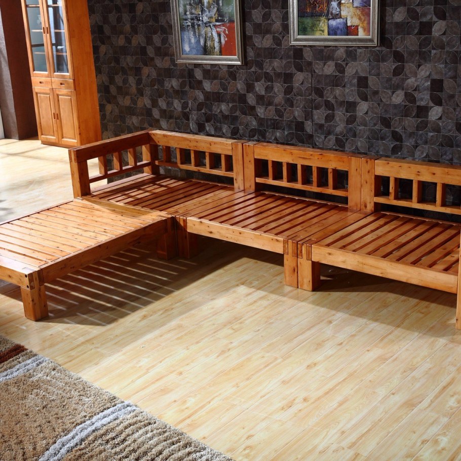 Деревянный диван