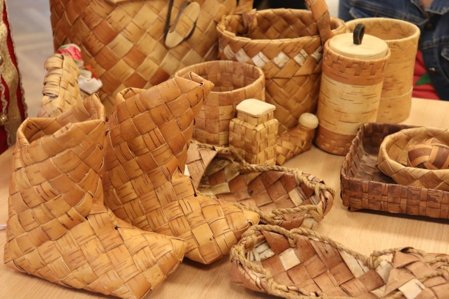 Лапти березовой бересты