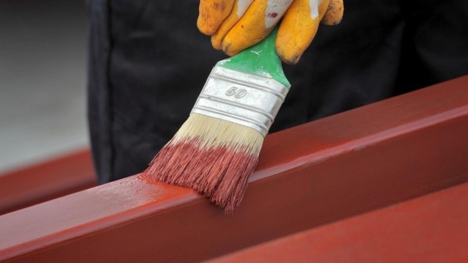 Окраска поверхности кистью