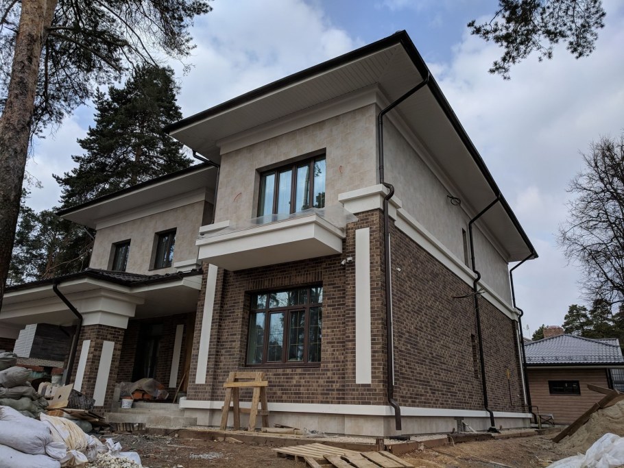 Комбинированная отделка фасада