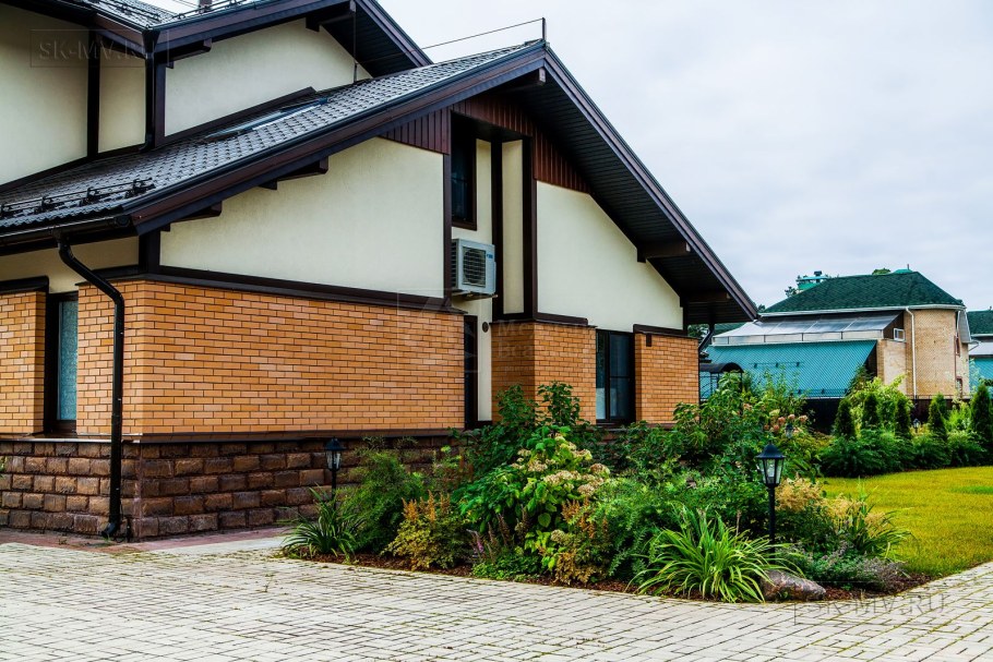 Комбинированные фасады домов