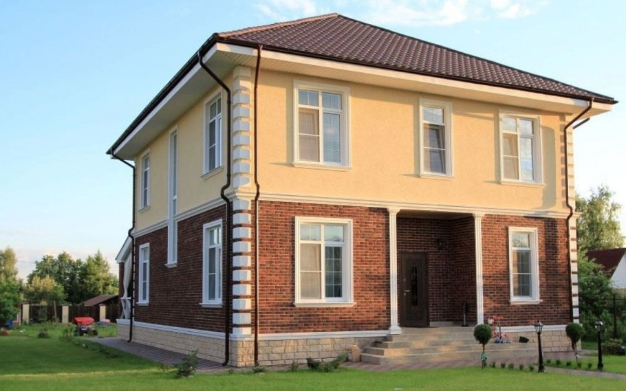 Фасады домов кирпич и штукатурка