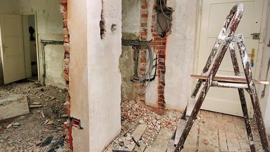 Демонтаж стен и перегородок