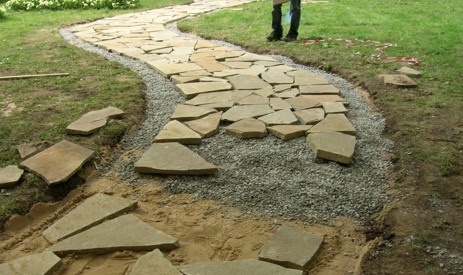 Садовые дорожки из пластушки