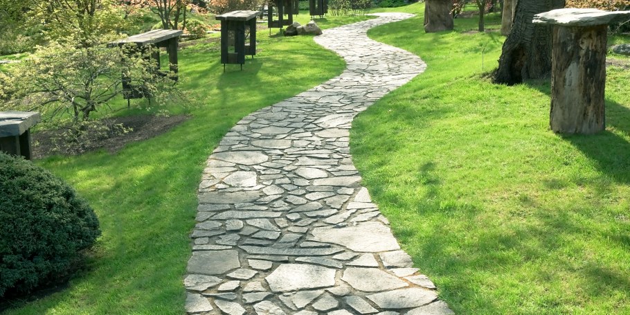 Плитняк для садовых дорожек