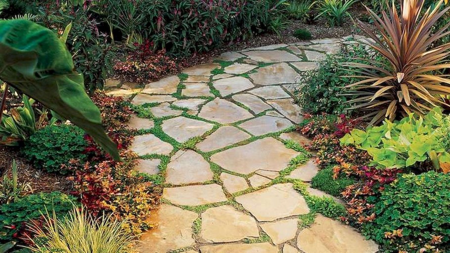 Декоративный камень для дорожек в саду