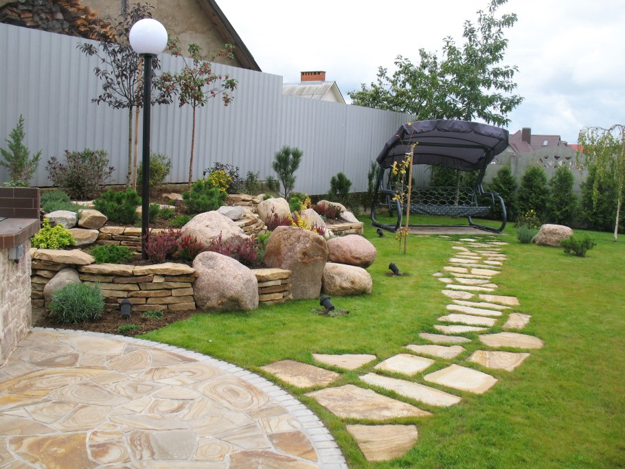 Дорожки из дикого камня