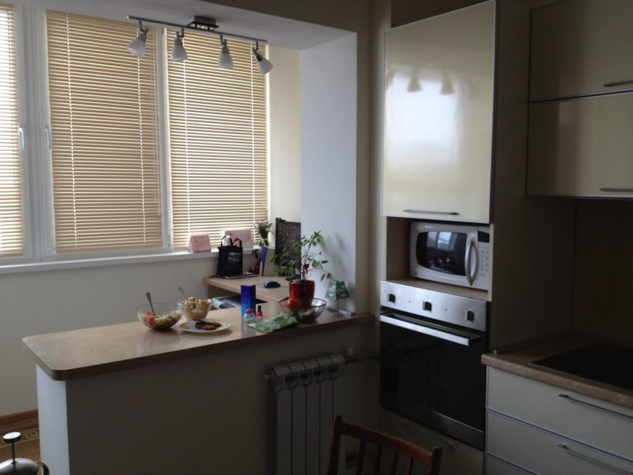 Кухня гостиная с балконом