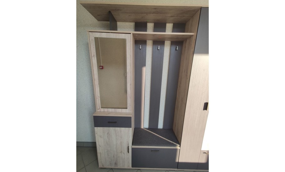 Дуб Бонифаций прихожая