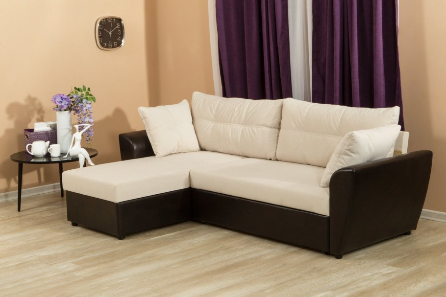 Серый диван