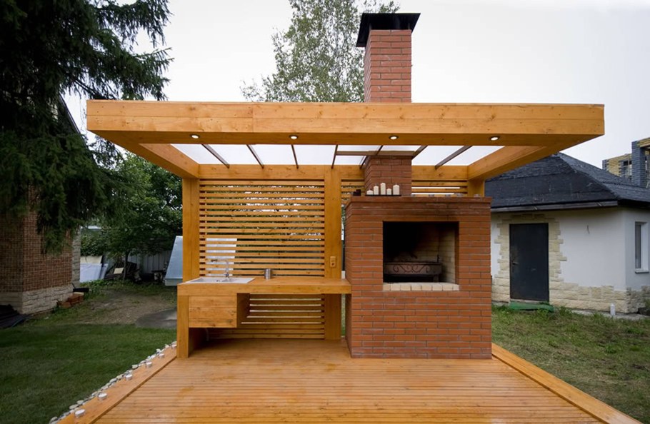 Деревянный навес для мангала