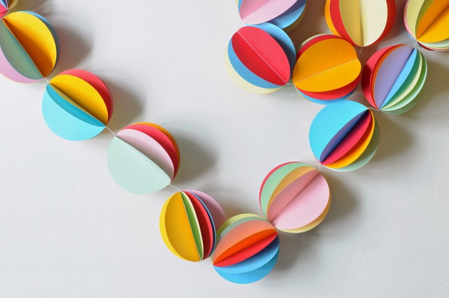 Новогодние игрушки из бумаги