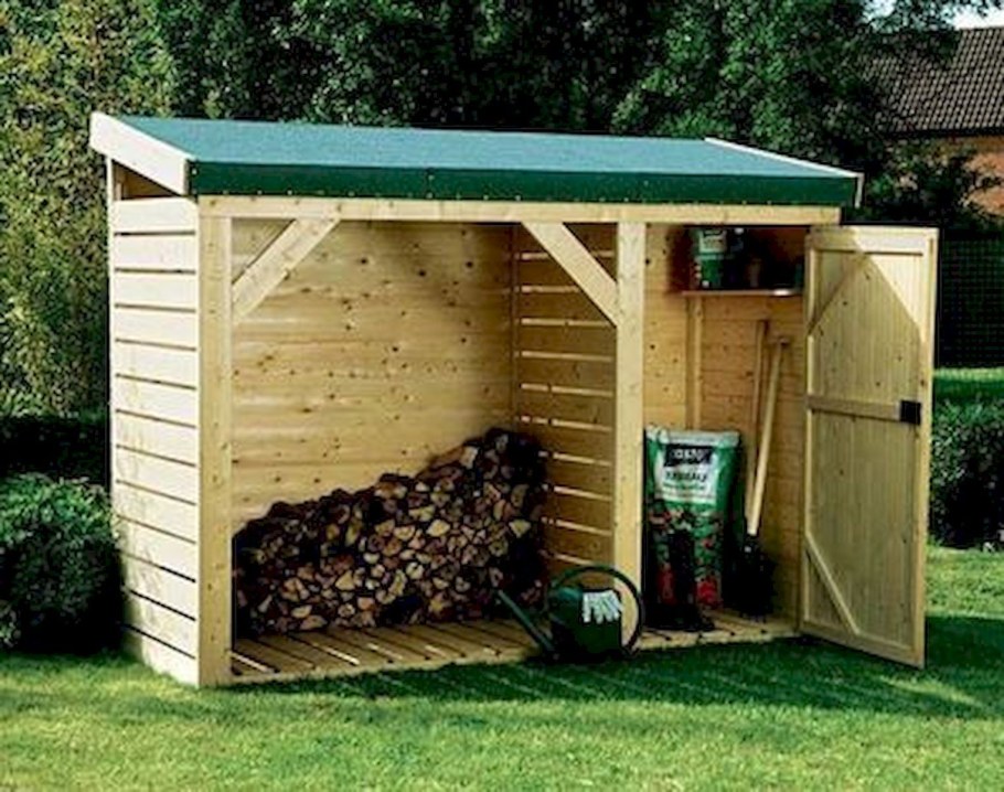 Хозблок с дровником из минибруса