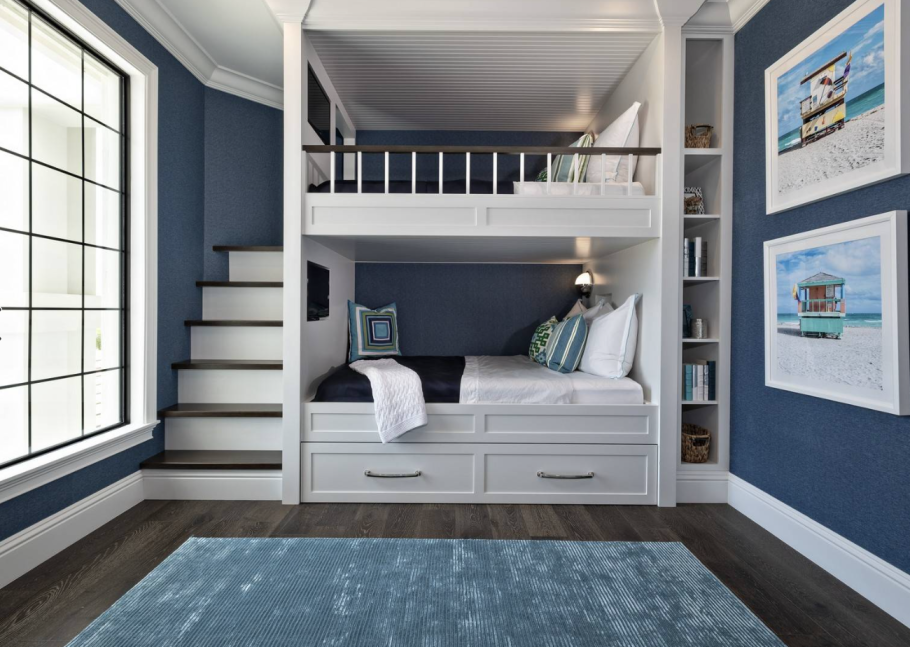 Комната с двухэтажной кроватью