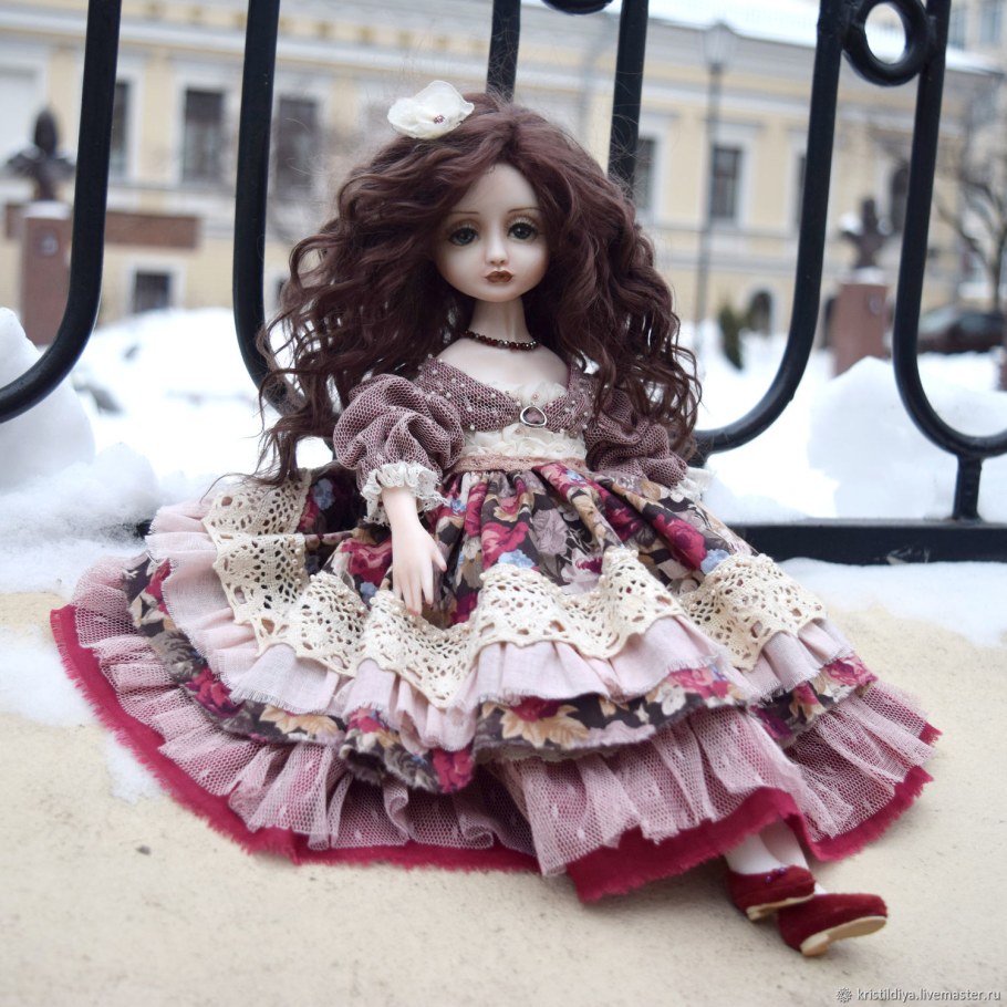 Кукла фарфоровая Каролина арт. 22538