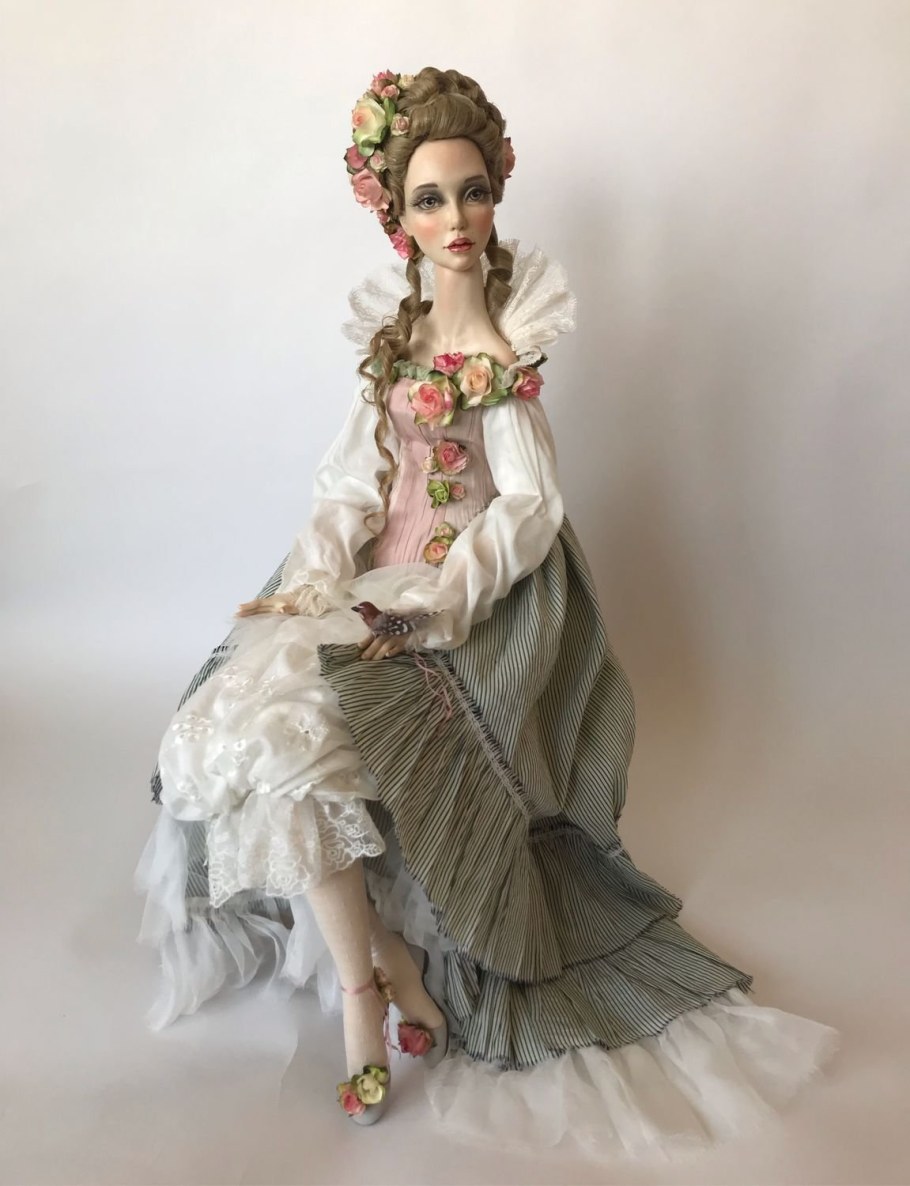 Кукла фарфоровая 50см