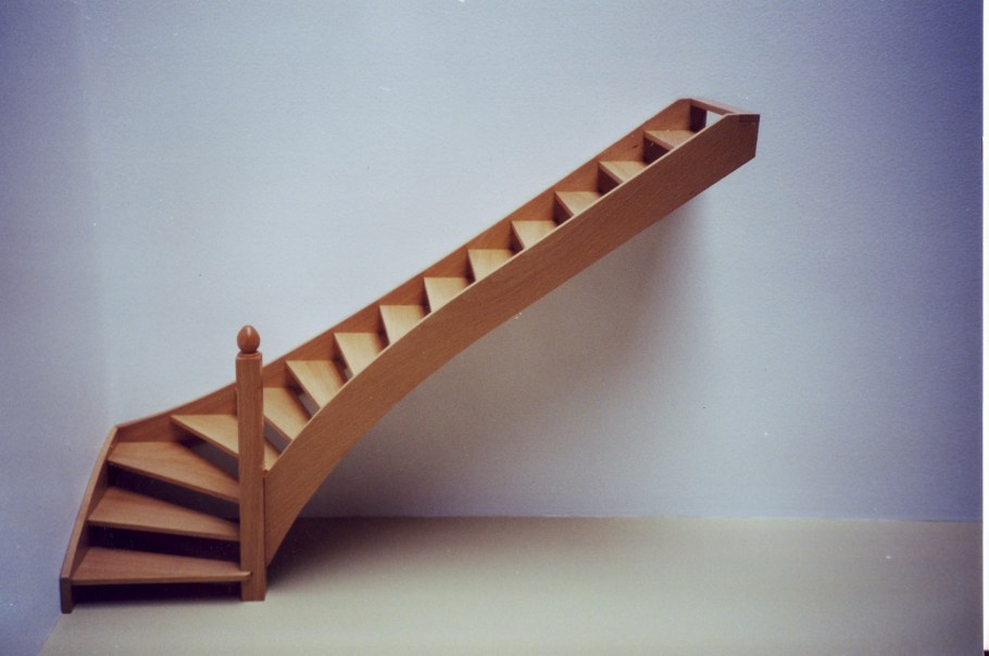 Лестница металлокаркас поворотная 180 с забежными ступенями