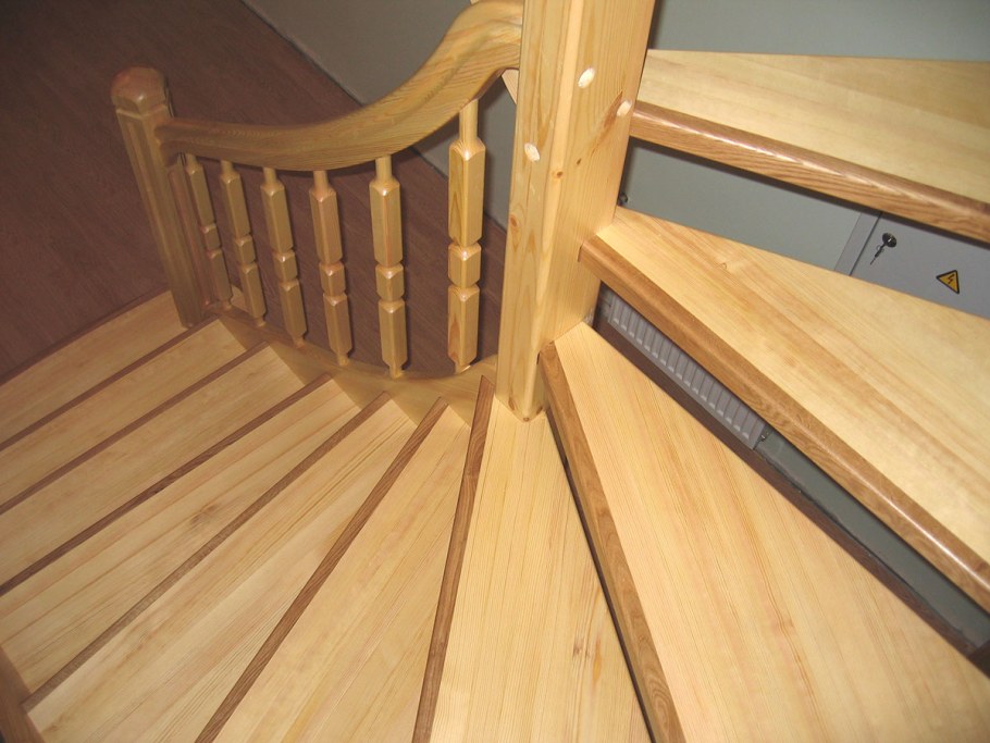 Металлокаркас 180 градусов забежные ступени