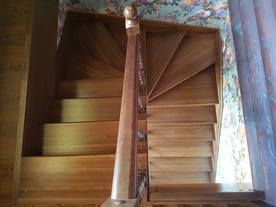 Лестница с 6 забежными ступенями