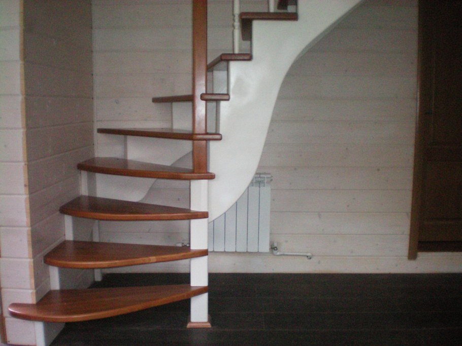 Лестница с забежными ступенями