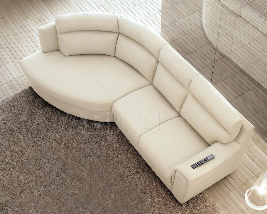 Угловой диван с закругленным углом