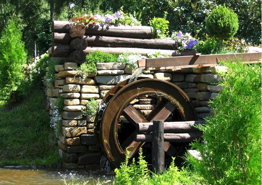 Водяная мельница в ландшафте