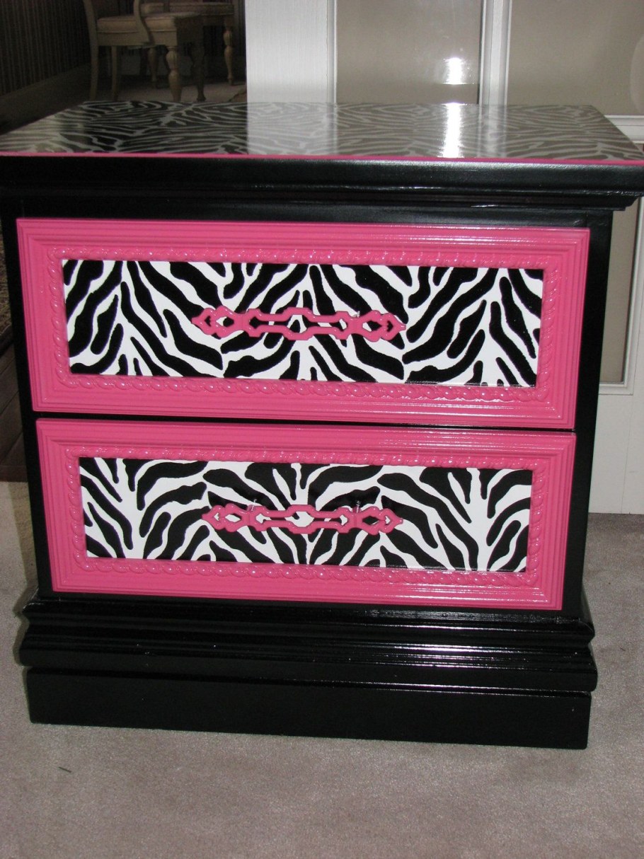 Декор мебели под зебру