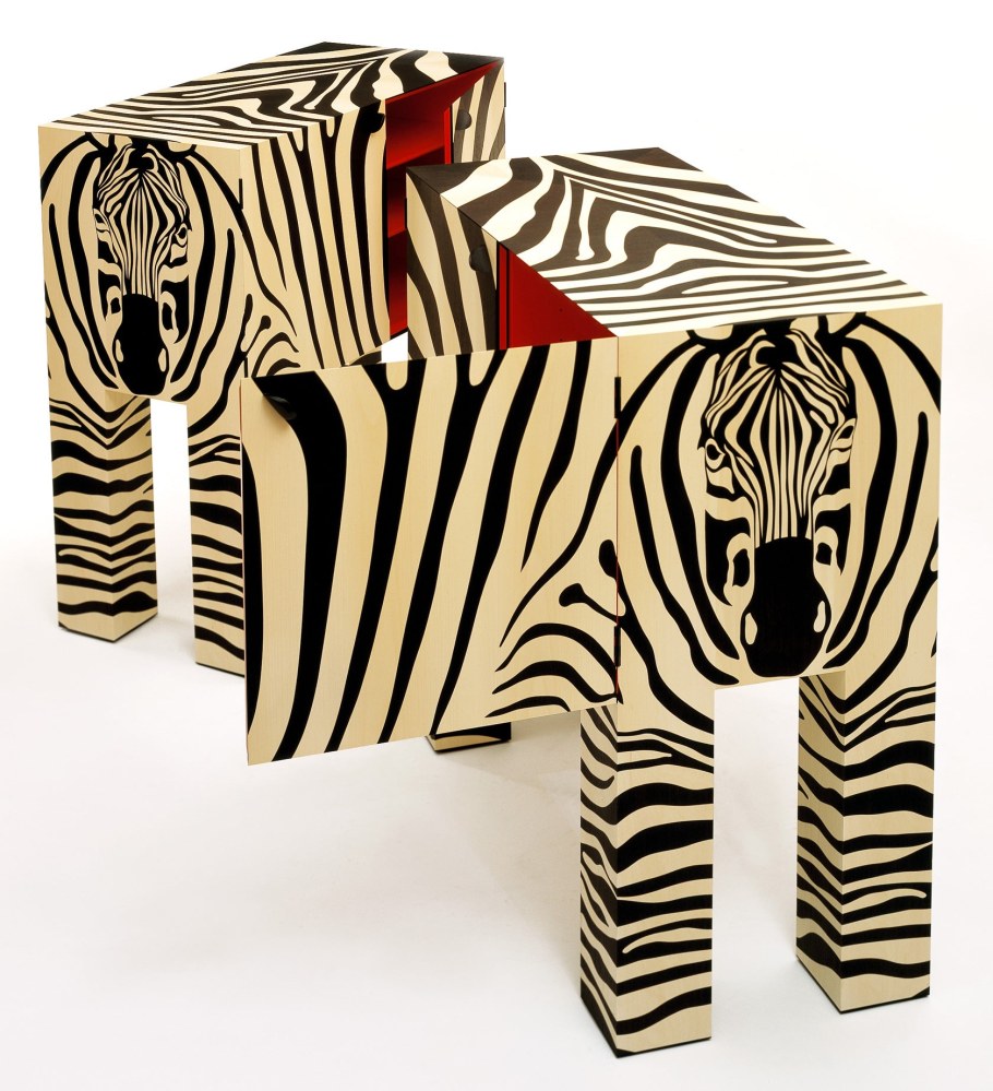 Кухонный гарнитур черно-белый