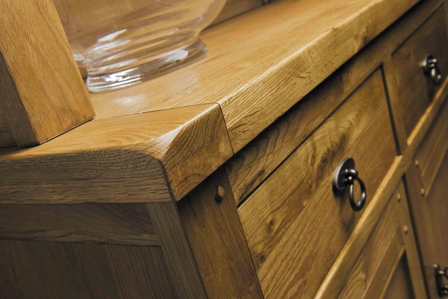 Мебель из массива дерева