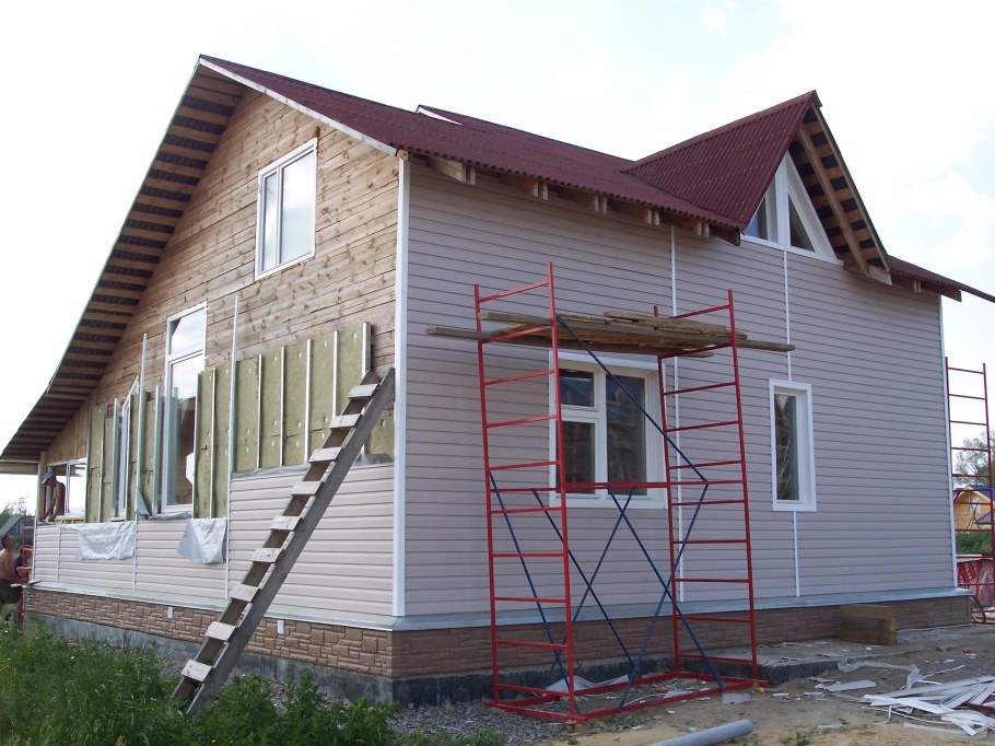 Дом Обделанный сайдингом