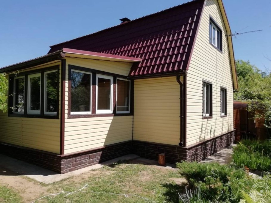 Дачный домик отделанный сайдингом