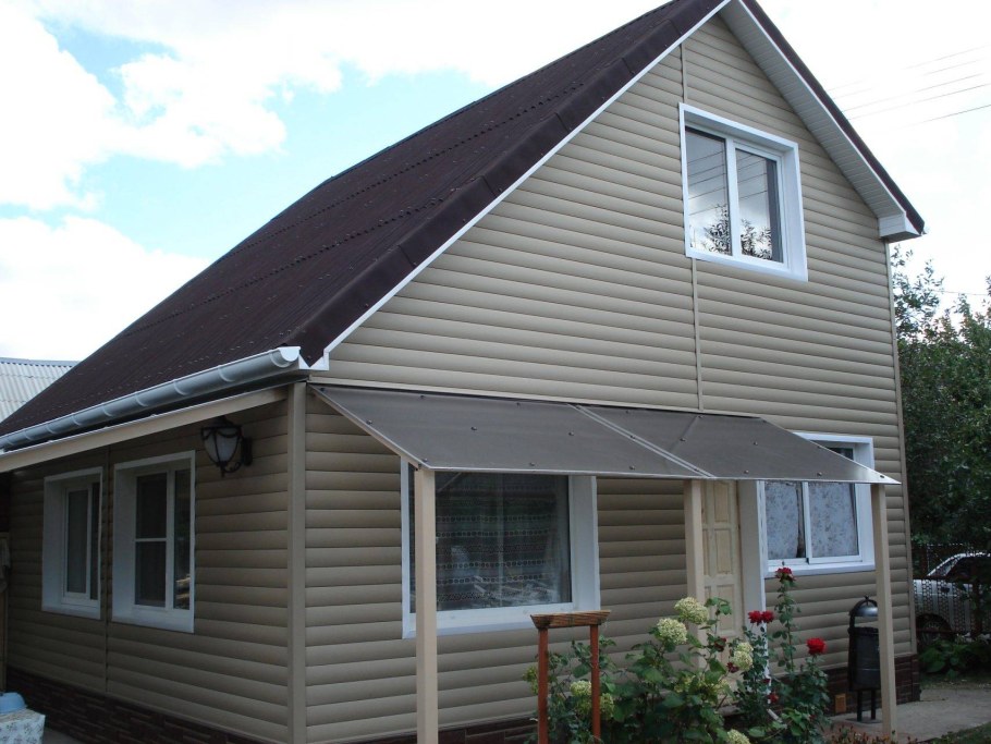 Отделка дачного домика сайдингом