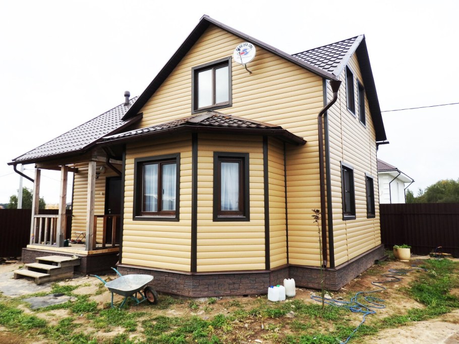 Дом обшитый сайдингом