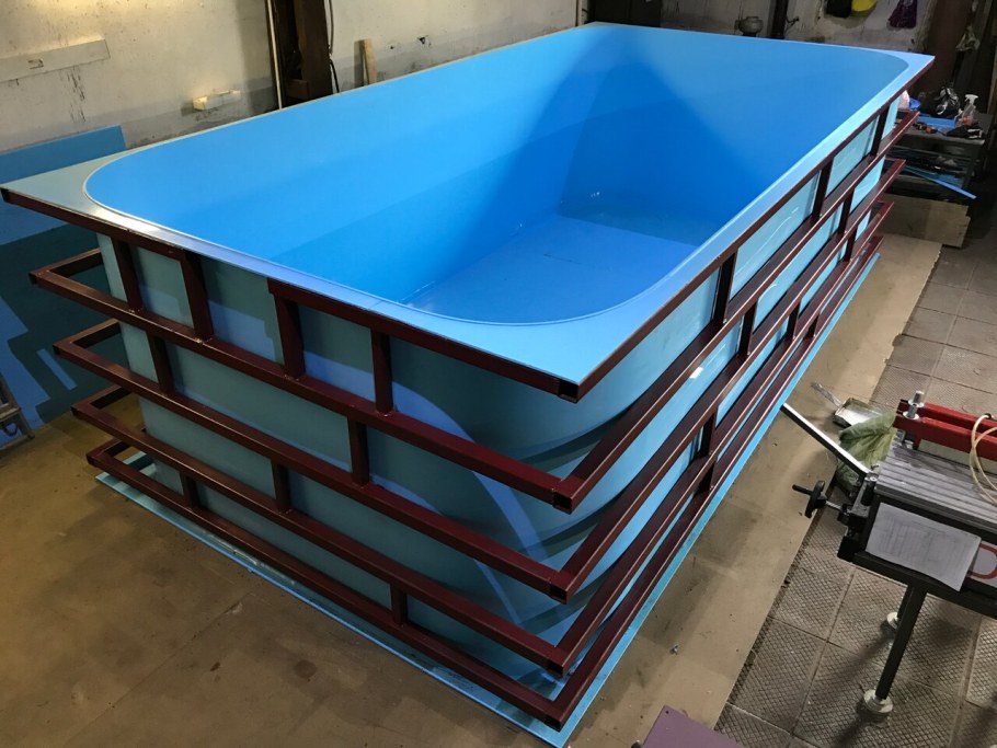 Бассейн из металла