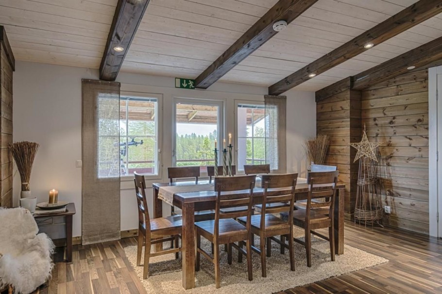 Дешевая отделка потолка на даче